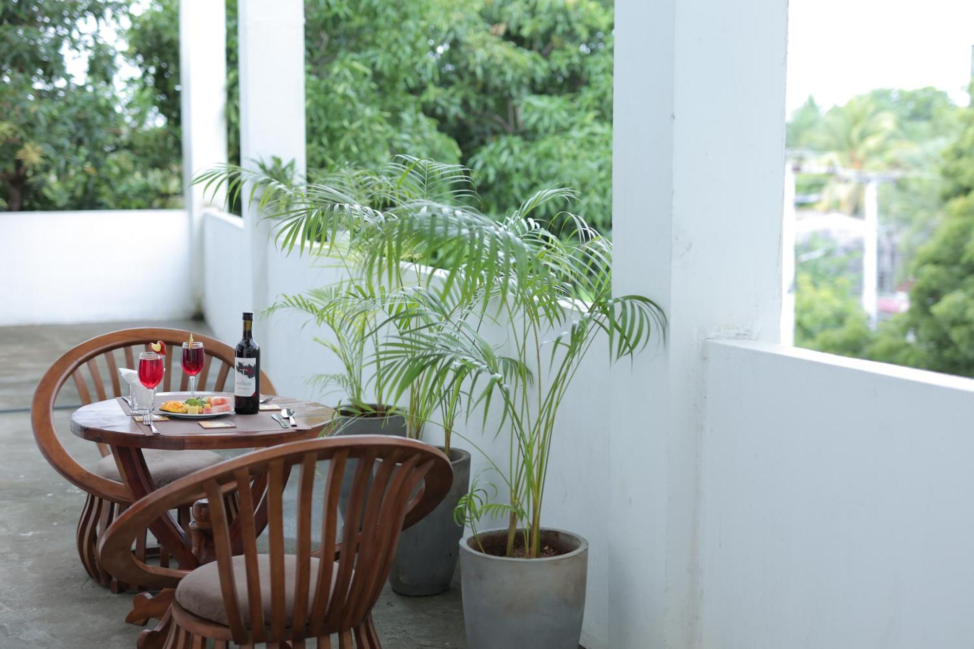 Pearl Island Inn Jaffna Exterior foto
